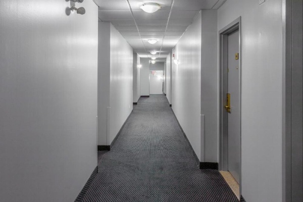 Premier Inn & Suites - Downtown Hamilton Hotel image 12