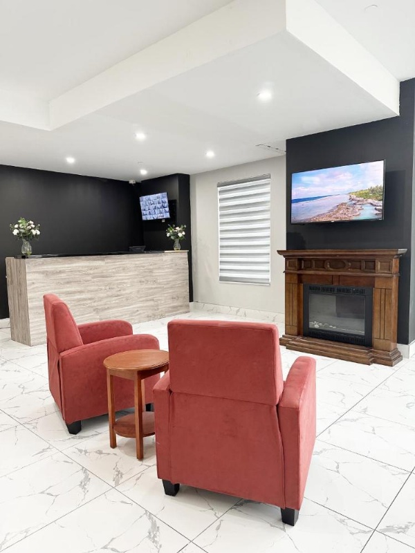 Premier Inn & Suites - Downtown Hamilton Hotel image 9